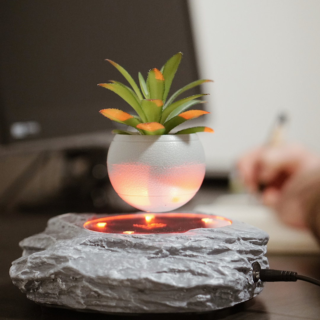 Levitating Plant Pot: Rock